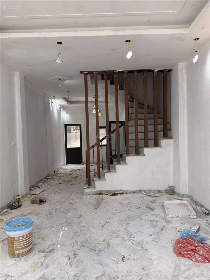Giảm chào 500 triệu căn nhà 65m 4 tầng sân cổng riêng ô tô vf3 vào nhà giá hơn 4 tỷ