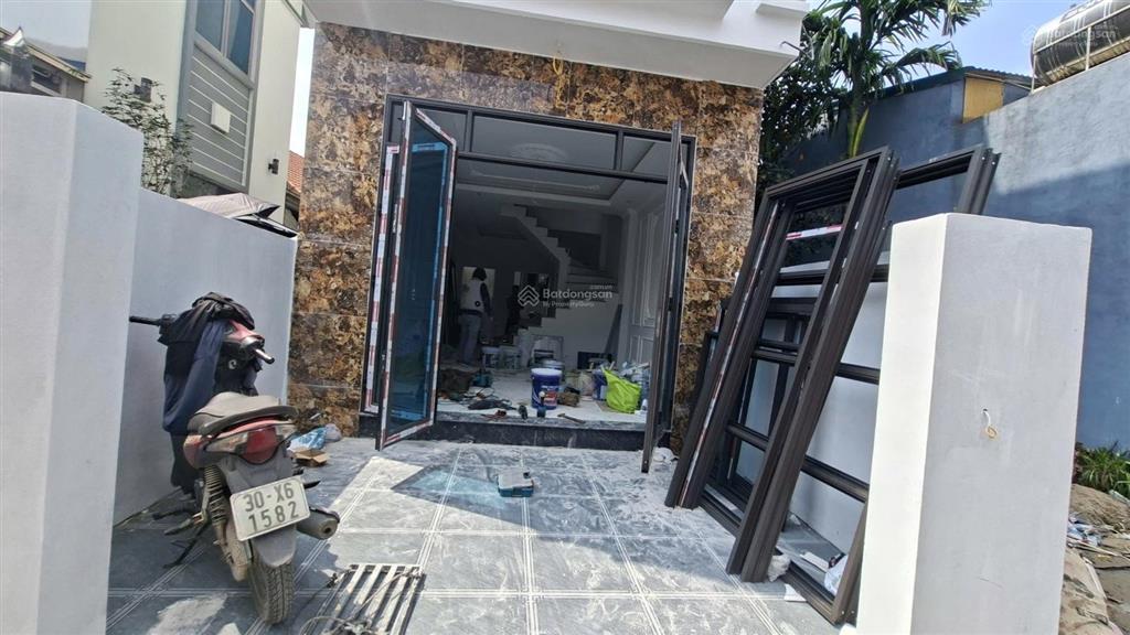 Căn 56m xây độc lập có sân cổng riêng tại thị trấn chúc sơn