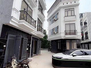 Nhà 50m2 3 tầng phụng châu ô tô đỗ cửa chỉ 2.8 tỷ gần đại học thể dục thể thao
