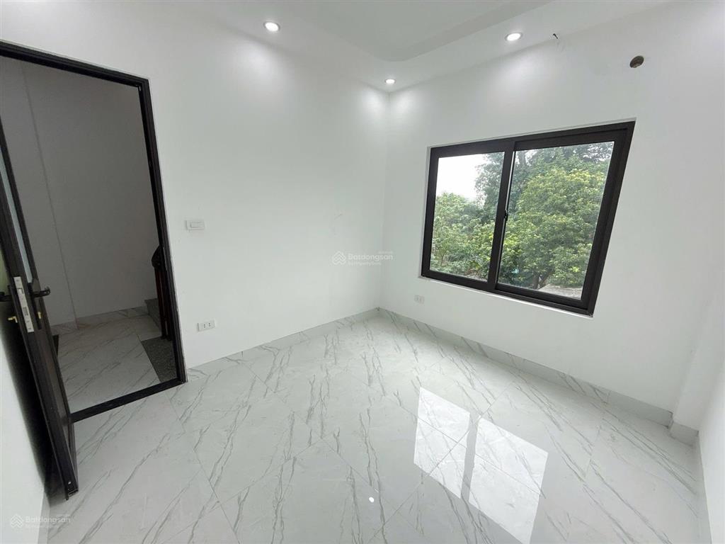Giá hời phụng châu, căn 30m2 x 3.5 tầng, giá 2.75 tỷ. nhà xây 3.5 tầng, 3pn đầy đủ công năng