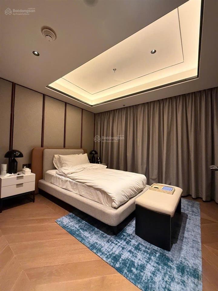 Tòa khách sạn cao cấp, phố kim mã, 10 tầng, full nội thất, doanh thu 1,5 tỷ, giá 279 tỷ