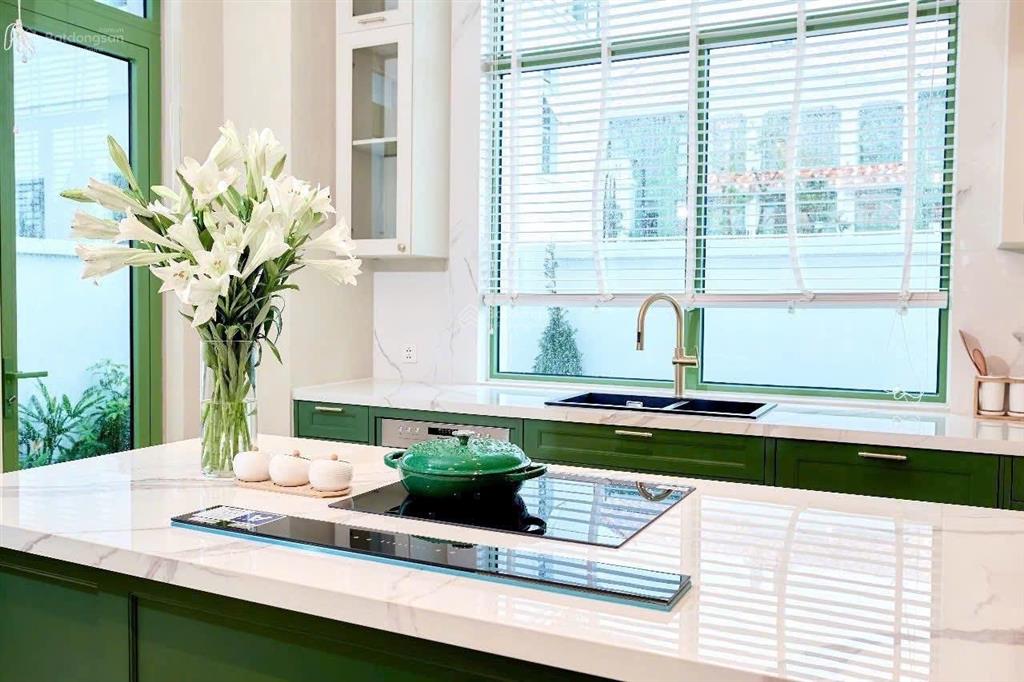 Duy nhất 1 căn liền kề 190m2 dt xây dựng, xây 3,5 tầng sổ hồng sở hữu lâu dài.  0908 905 ***