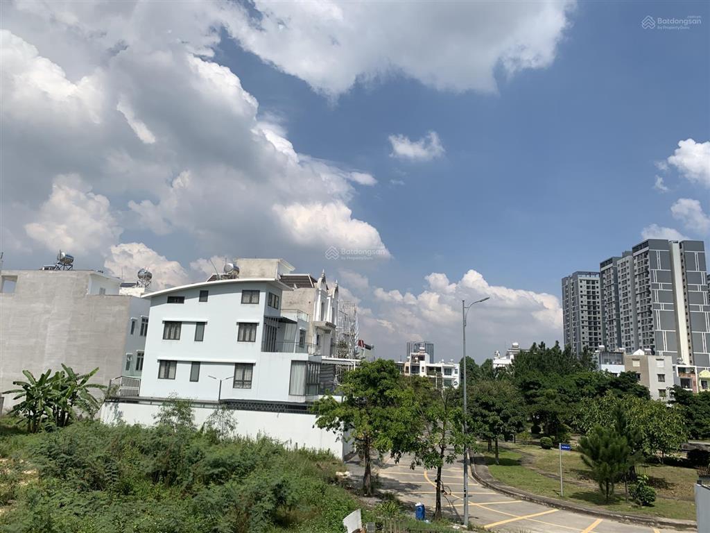 Bán lô góc đất the seasons ngay lotte lái thiêu giá 10.8 tỷ. dt 8x21. sổ sẵn.  0386 602 ***
