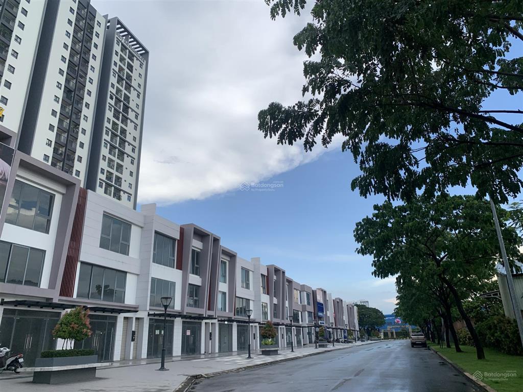 Cho thuê shophouse nhà phố tm eco xuân ngay lotte lái thiêu giá 20tr/ tháng. dt 6x25 1 trệt 2 lầu