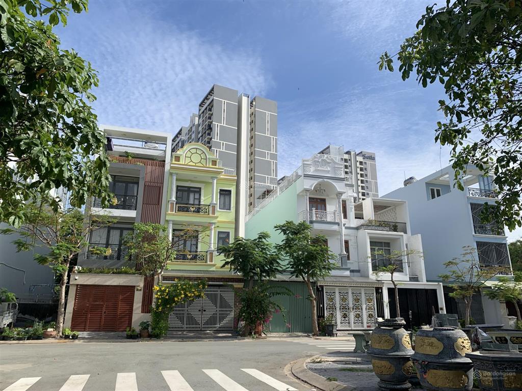 Nhà the seasons ngay lotte bán giá rẻ toàn khu 6.8 tỷ. dt 5x20m 1t 3l. 4pn 4wc.  0386 602 ***