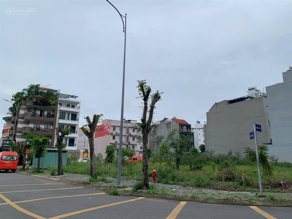 Cho thuê nhà the seasons ngay cổng chính lotte giá 25tr/tháng. dt 6x20 1t 3l 9pn 9wc.  0386 602 ***