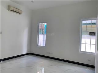 Chuyển công tác bán gấp biệt thự sân vườn eco xuân giá 13.5 tỷ dt 9x20 1t 2l 5pn 5wc.  0386 602 ***