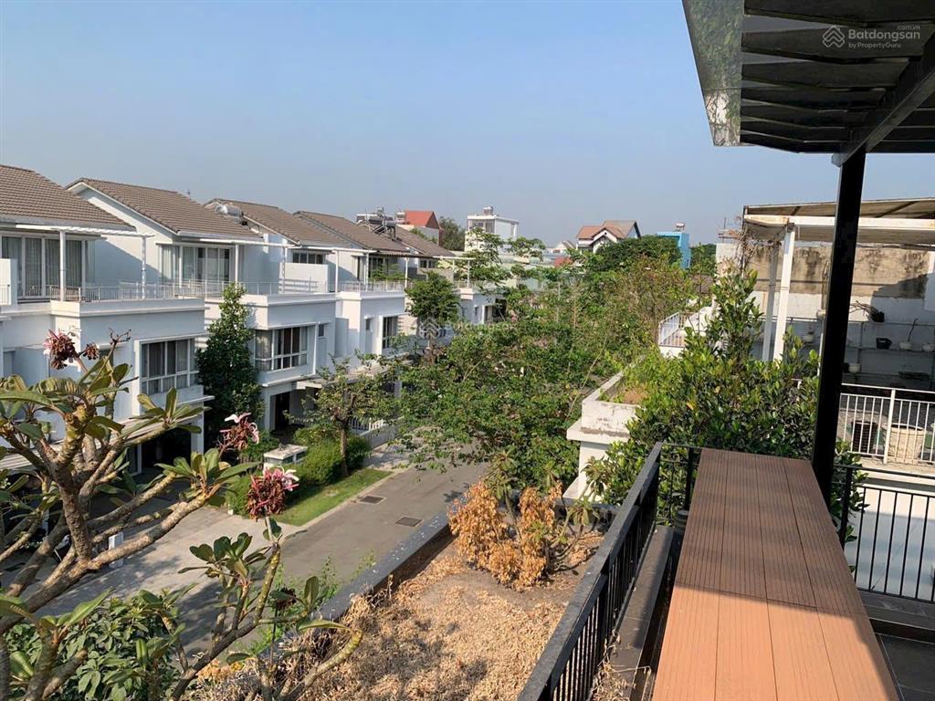 Chuyển công tác bán gấp biệt thự sân vườn eco xuân giá 13.5 tỷ dt 9x20 1t 2l 5pn 5wc.  0386 602 ***