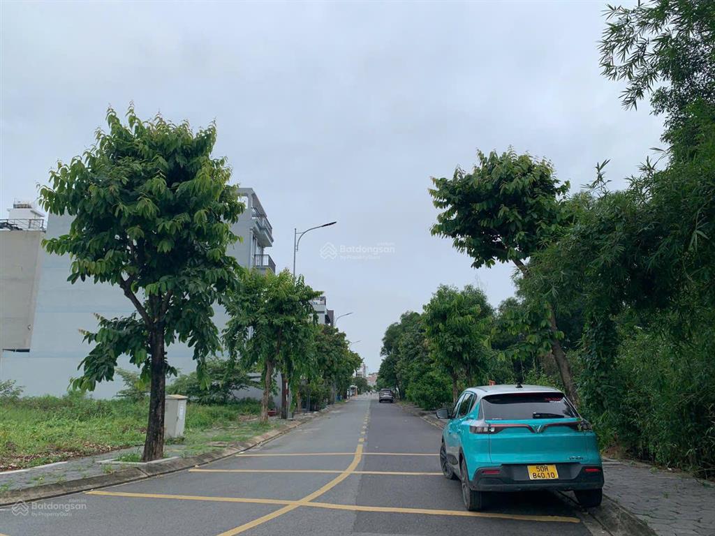 Bán nhanh lô đất the seasons ngay cổng chính lotte lái thiêu giá 6.8 tỷ. dt 6x20 sổ sẵn