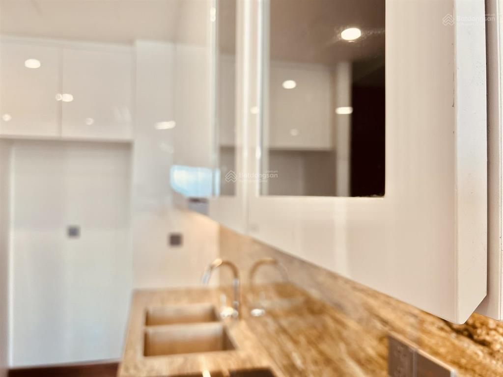 Bán gấp ch 1,5pn view công viên tại diamond crown hải phòng, 56m2, giá chỉ 2,4 tỷ vnd
