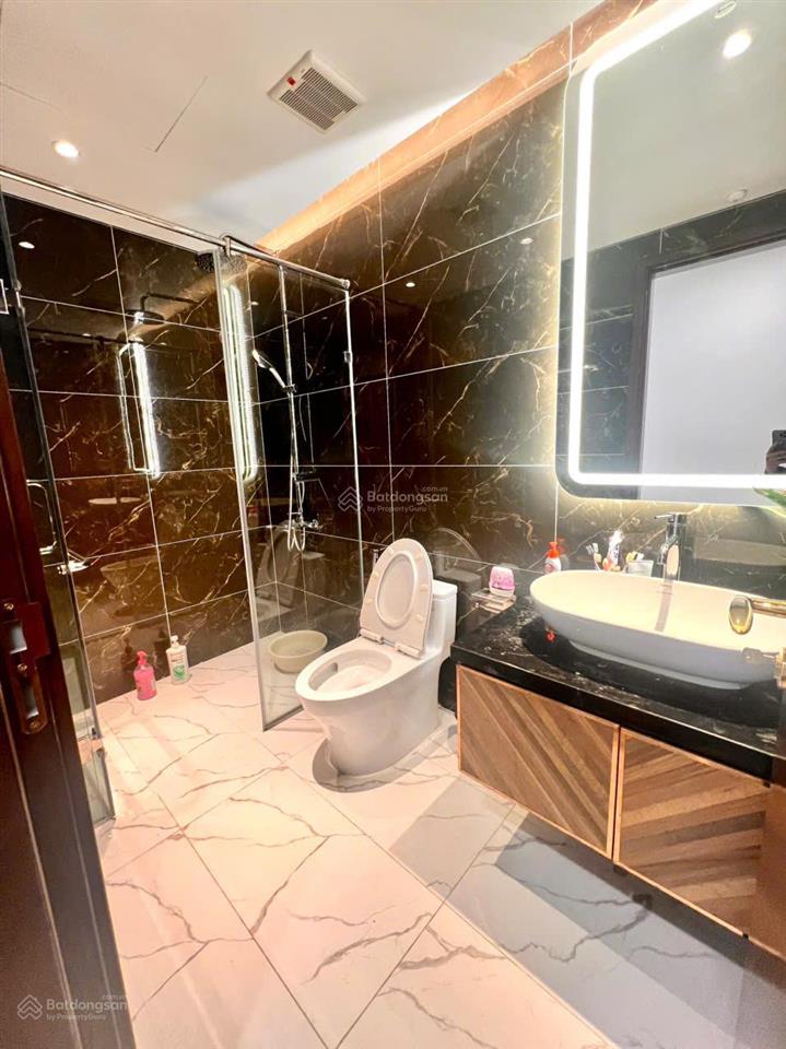 Cho thuê căn hộ góc 2,5 ngủ 94m2 giá 16tr