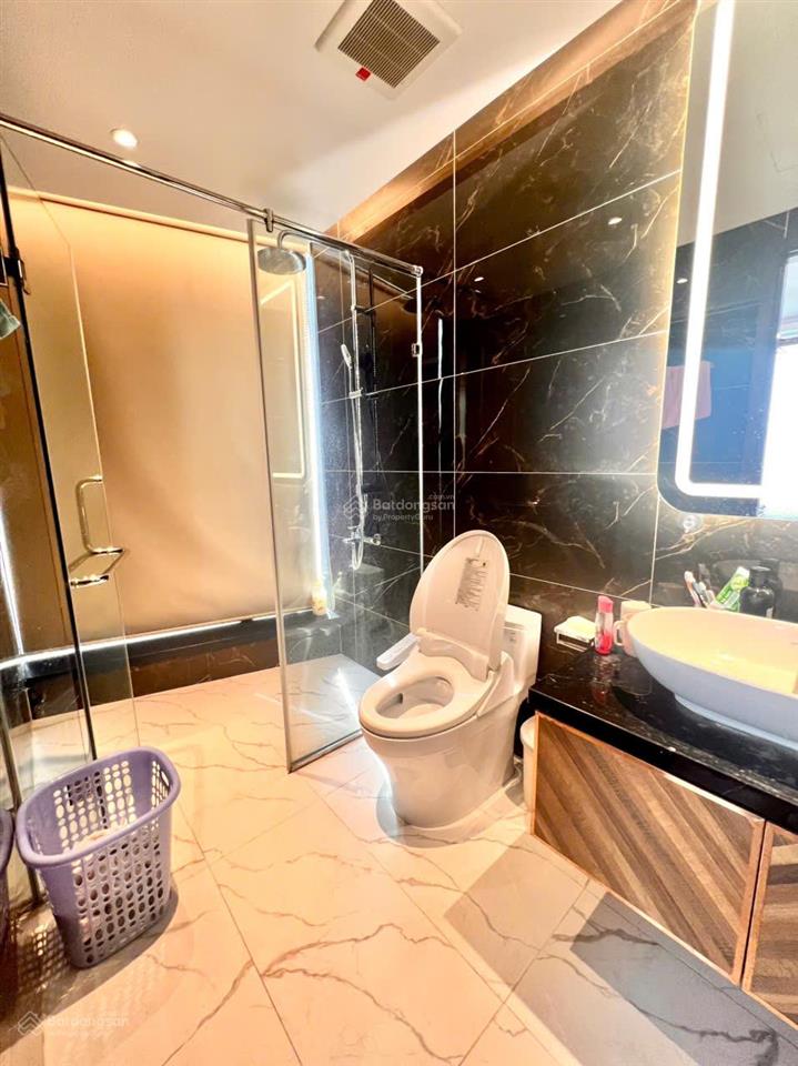 Cho thuê căn hộ góc 2,5 ngủ 94m2 giá 16tr