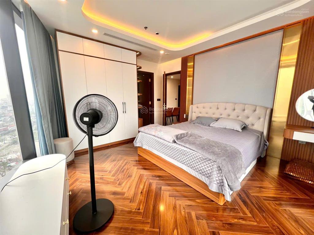 Cho thuê căn hộ góc 2,5 ngủ 94m2 giá 16tr