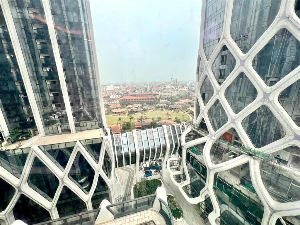 Cho thuê căn hộ góc 2,5 ngủ 94m2 giá 16tr
