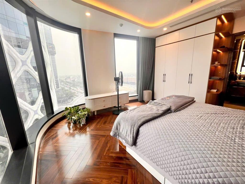 Cho thuê căn hộ góc 2,5 ngủ 94m2 giá 16tr