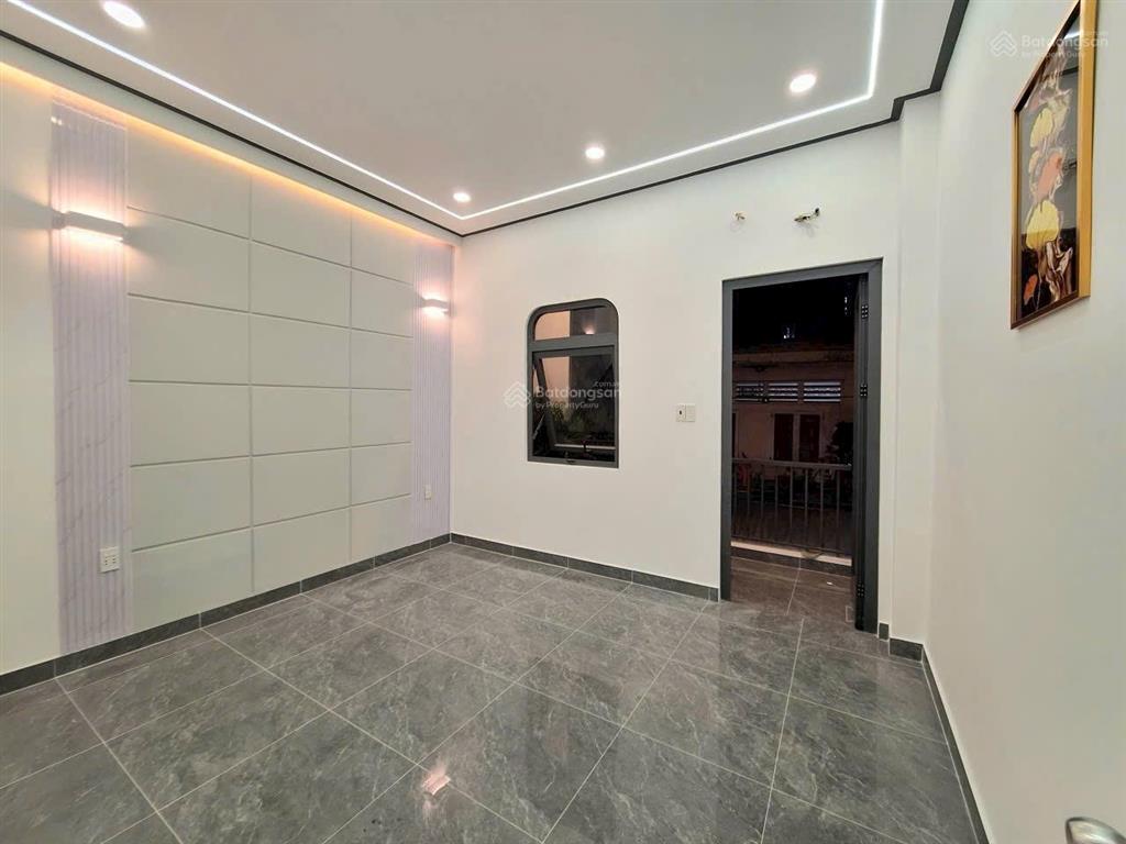 Bán nhà ngã tư ga 4 tỷ shr  an phú đông cách gò vấp 5 phút