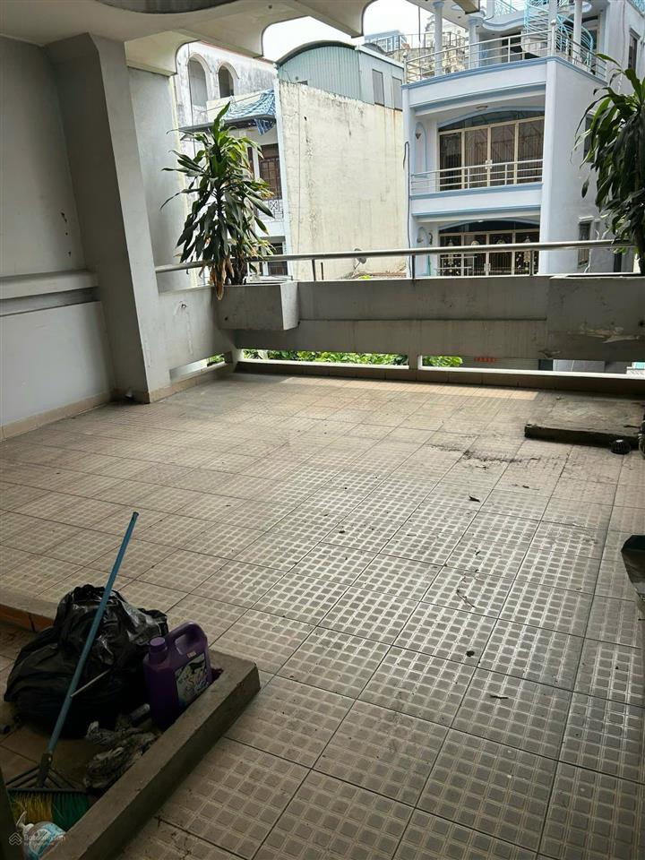 Cho thuê nhà mặt tiền phó cơ điều  trần quý, quân 11, 5,2m x 23m, 3 tầng, 38 triệu tl