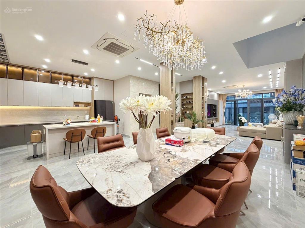 Bán biệt thự góc 2 mặt tiền cư xá lê đại hành, phường phú thọ, 12 x 15m, 3 lầu, 40 tỷ tl