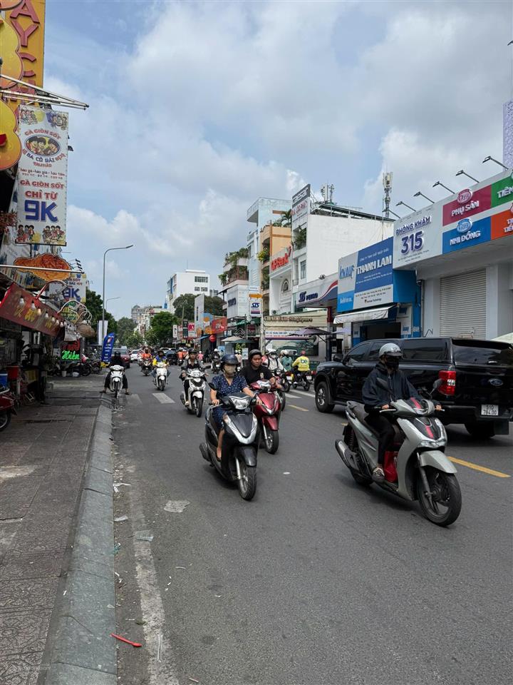 Nhà mặt tiền tô hiến thành, p.15, q.10, dòng tiền 40 tr/thang, ngang 5 x 23m, 2 tầng, 35 tỷ.