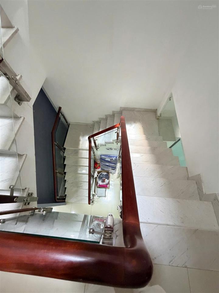 Nhà cho thuê nguyên căn 243/4 tô hiến thành, quận 10, 4,7m x 20m, 4 tầng, 50 triệu/thang.