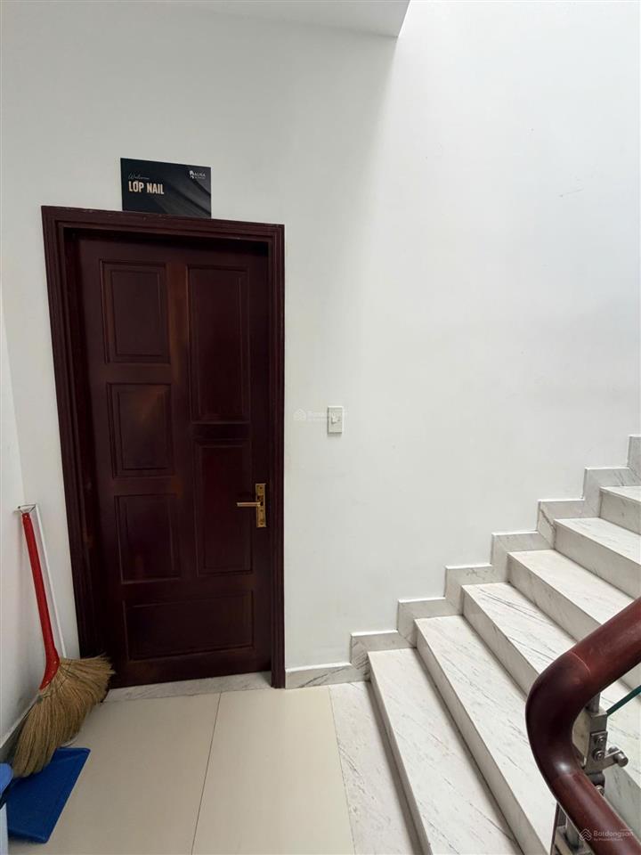 Nhà cho thuê nguyên căn 243/4 tô hiến thành, quận 10, 4,7m x 20m, 4 tầng, 50 triệu/thang.