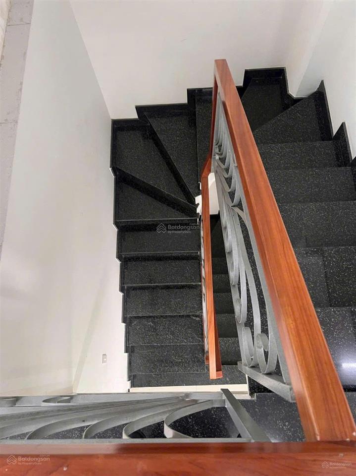 Nhà cho thuê căn góc cư xá lữ gia, quận 11, 6 x 14m, hầm 3 lầu, 35 triệu/tháng