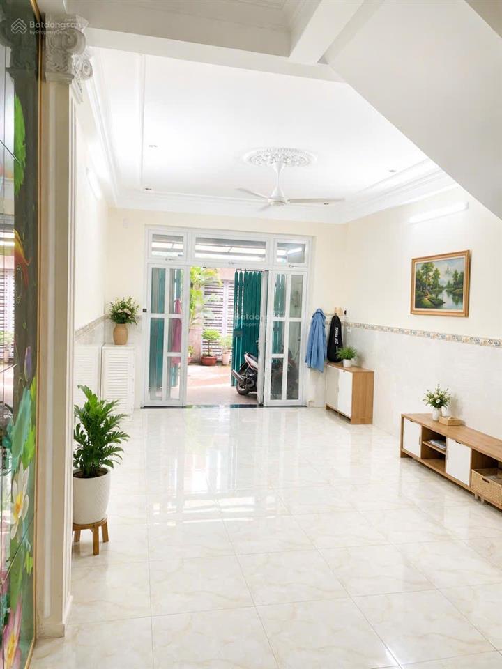 Bán nhà hẻm ô tô hồng lạc  4 tầng  4,3 x 14m  giá chỉ 6,9 tỷ