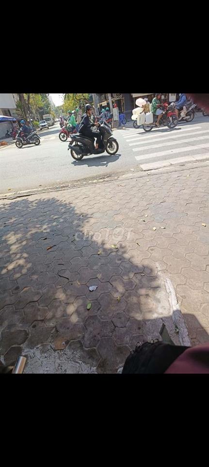 cho thuê mặt bằng buổi chiều tối khuya