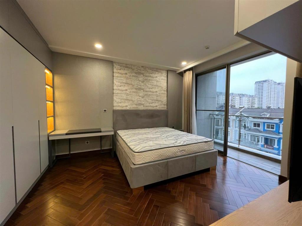 Siêu rẻ bán gấp căn góc 3pn midtown 140 m2 full nội thất cấp, view thoáng đẹp chỉ 13,6 tỷ