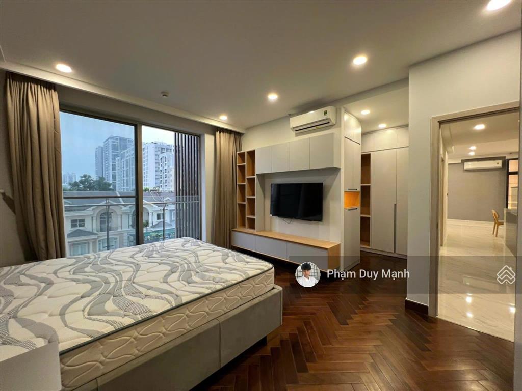 Siêu rẻ bán gấp căn góc 3pn midtown 140 m2 full nội thất cấp, view thoáng đẹp chỉ 13,6 tỷ