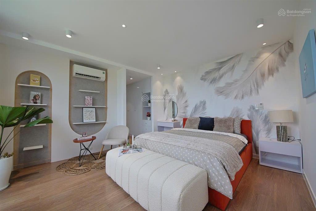 Bán gấp ch duplex star hill, 133m2, 3pn, 2wc, đầy đủ nội thất cao cấp có ô xe chỉ 13 tỷ. gọi ngay