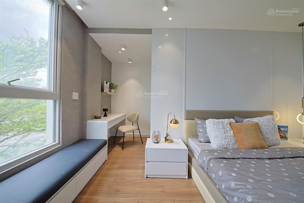 Bán gấp ch duplex star hill, 133m2, 3pn, 2wc, đầy đủ nội thất cao cấp có ô xe chỉ 13 tỷ. gọi ngay