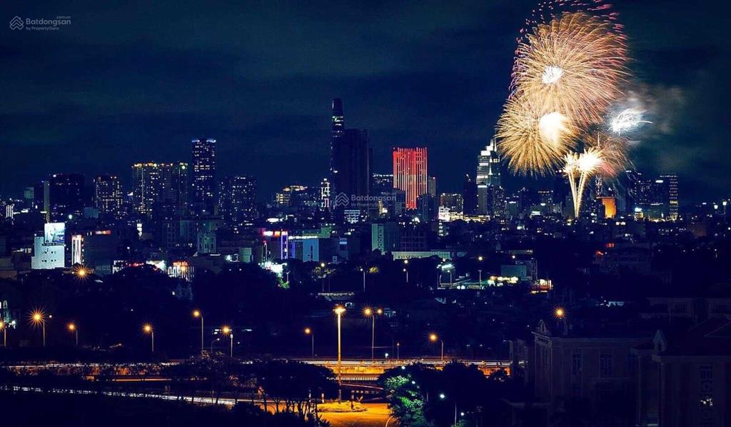 Bán gấp ch duplex star hill, 133m2, 3pn, 2wc, đầy đủ nội thất cao cấp có ô xe chỉ 13 tỷ. gọi ngay