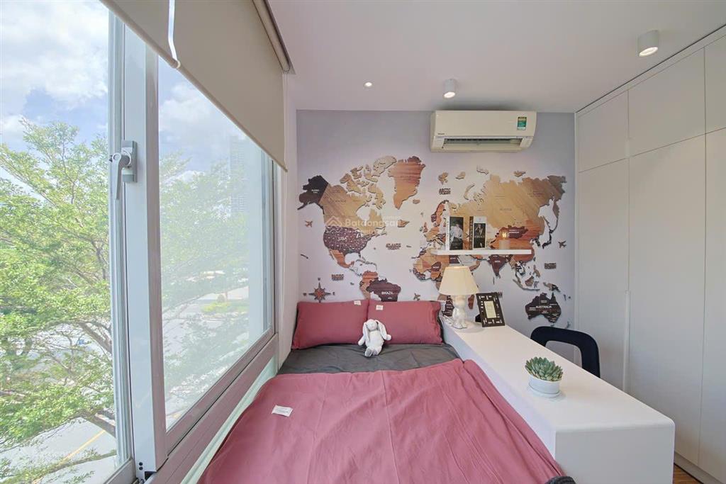 Bán gấp ch duplex star hill, 133m2, 3pn, 2wc, đầy đủ nội thất cao cấp có ô xe chỉ 13 tỷ. gọi ngay