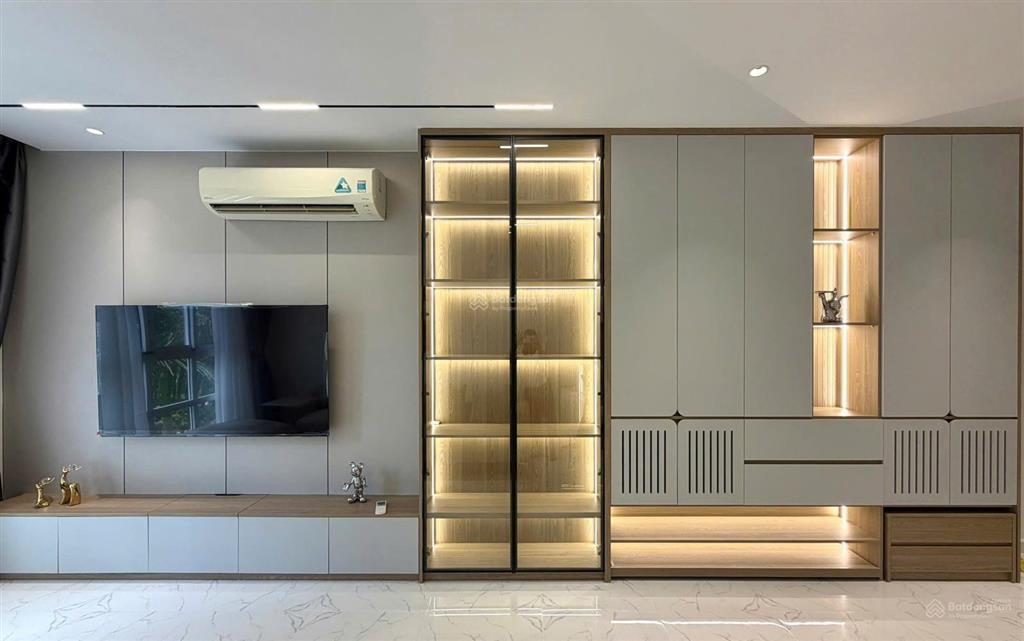 Bán ch happy valley, 9,6 tỷ, 105m2, 3pn, 2wc, nội thất cao cấp mới 100% ở ngay, có ô xe hơi riêng