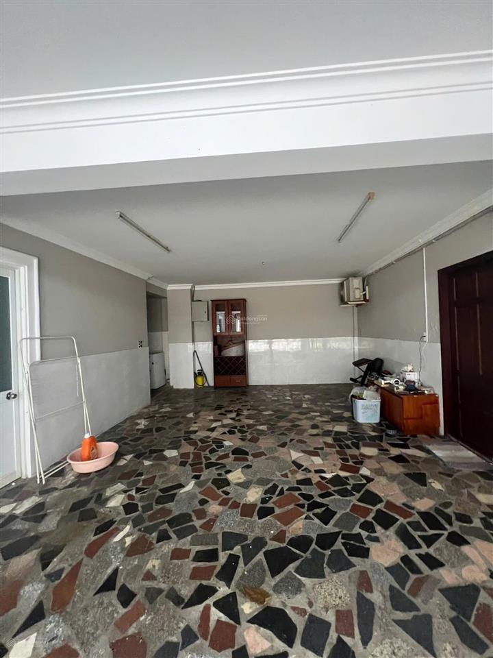 Biệt thự hồ bơi đường nguyễn văn hưởng, phường thảo điền, quận 2