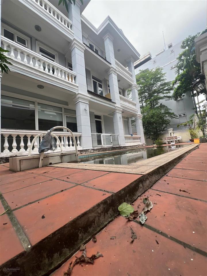 Biệt thự hồ bơi đường nguyễn văn hưởng, phường thảo điền, quận 2