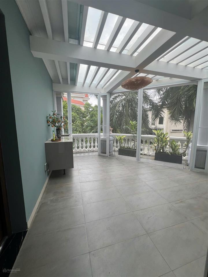 Biệt thự hồ bơi đường nguyễn văn hưởng, phường thảo điền, quận 2
