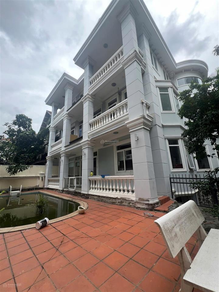 Biệt thự hồ bơi đường nguyễn văn hưởng, phường thảo điền, quận 2