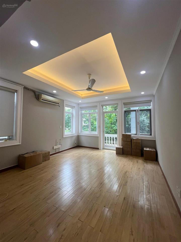 Biệt thự hồ bơi đường nguyễn văn hưởng, phường thảo điền, quận 2
