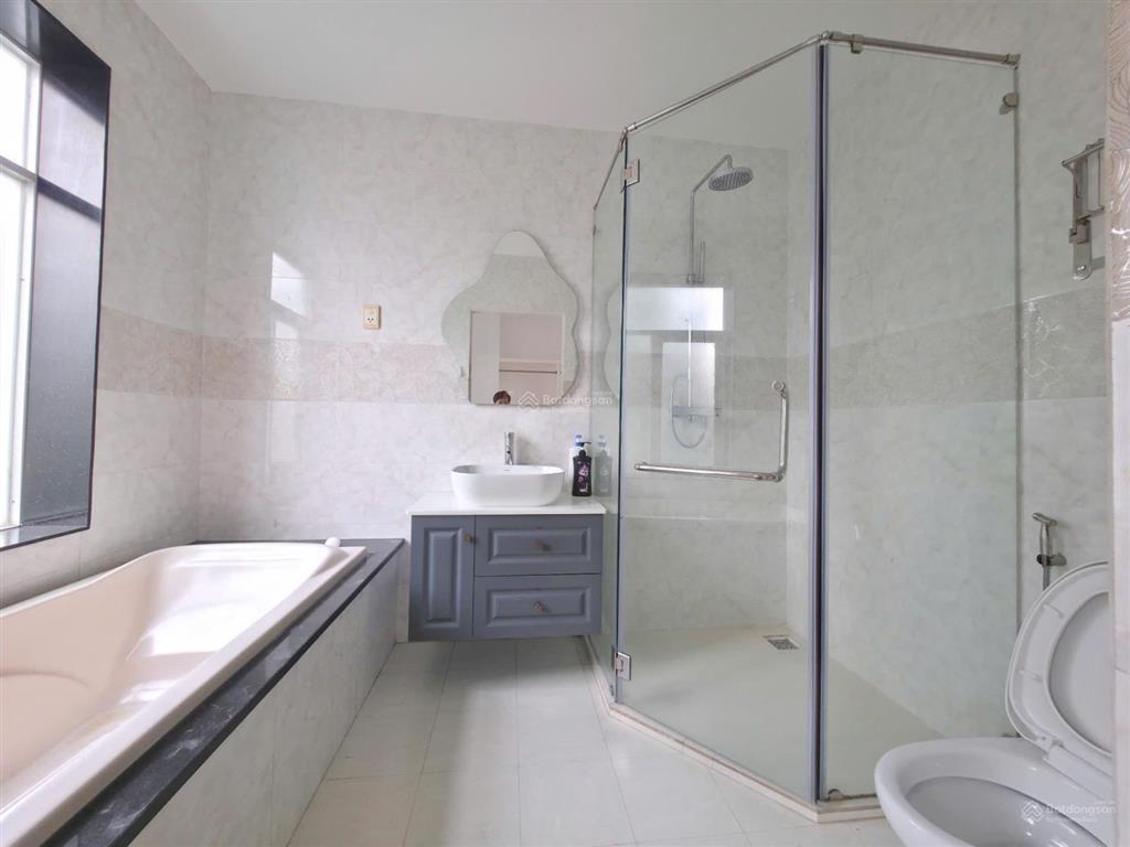 Cho thuê biệt thự đẹp tại quốc hương, 140 triệu, 432 m2, nhiều tiện ích