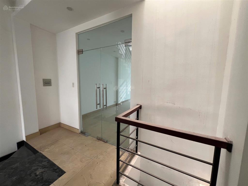 Bán nhà mt nguyễn hoàng, 27 tỷ, 80m2, 5pn, 5wc, 3 tầng