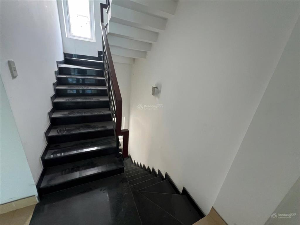 Bán nhà mt nguyễn hoàng, 27 tỷ, 80m2, 5pn, 5wc, 3 tầng