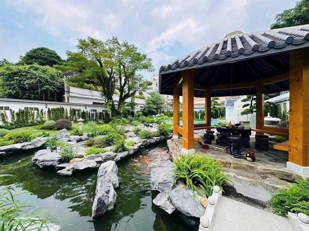Biệt thự phong cách nhật bản hồ bơi hồ cá koi tại phường thảo điền, 250 tỷ, 1000m2,