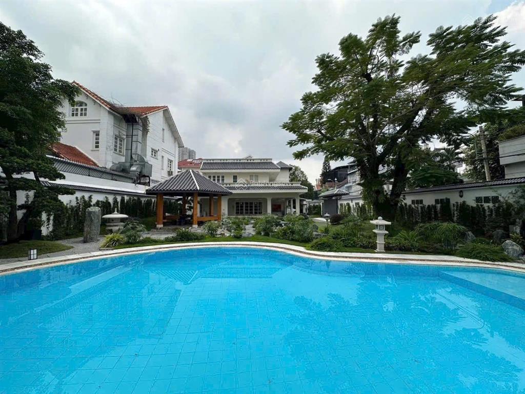 Biệt thự phong cách nhật bản hồ bơi hồ cá koi tại phường thảo điền, 250 tỷ, 1000m2,