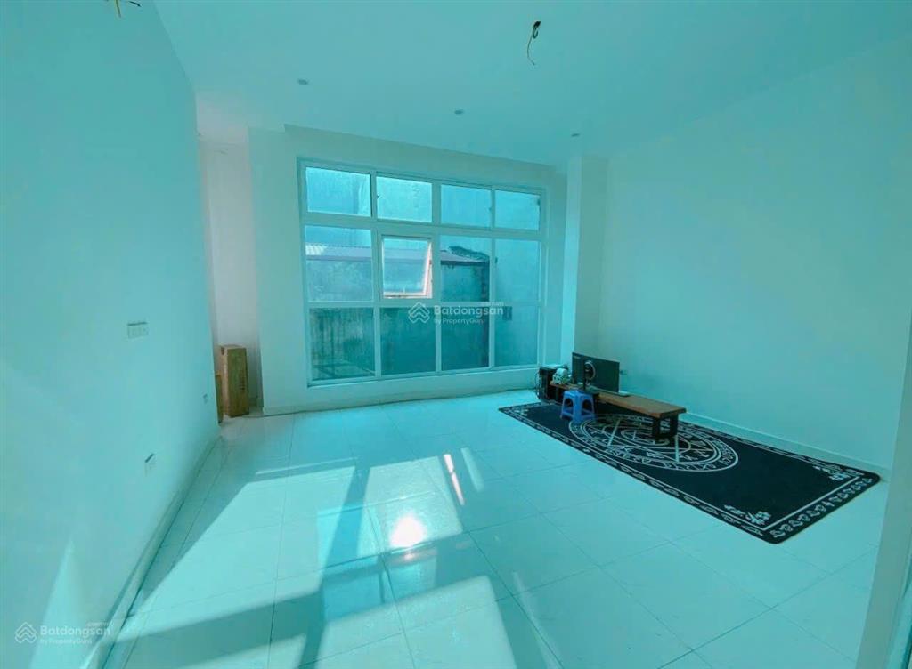 Chính chủ bán nhà 3 tầng 2 mặt tiền ngõ 1 võ chí công, cầu giấy  dt 52m² hơn 9tỷ (có thương lượng)