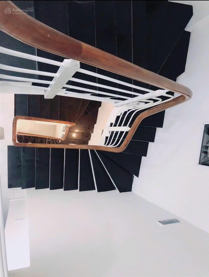 Chính chủ bán nhà 3 tầng 2 mặt tiền ngõ 1 võ chí công, cầu giấy  dt 52m² hơn 9tỷ (có thương lượng)