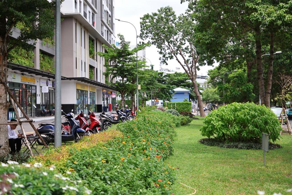 Cần bán lỗ 400 triệu shophouse chân đế chung cư giá chỉ còn 7,6 tỷ tại the privia bình tân