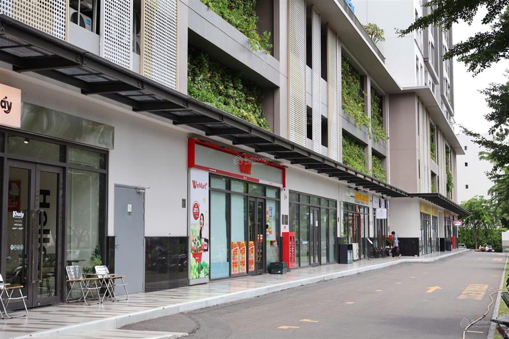 Cần bán lỗ 400 triệu shophouse chân đế chung cư giá chỉ còn 7,6 tỷ tại the privia bình tân