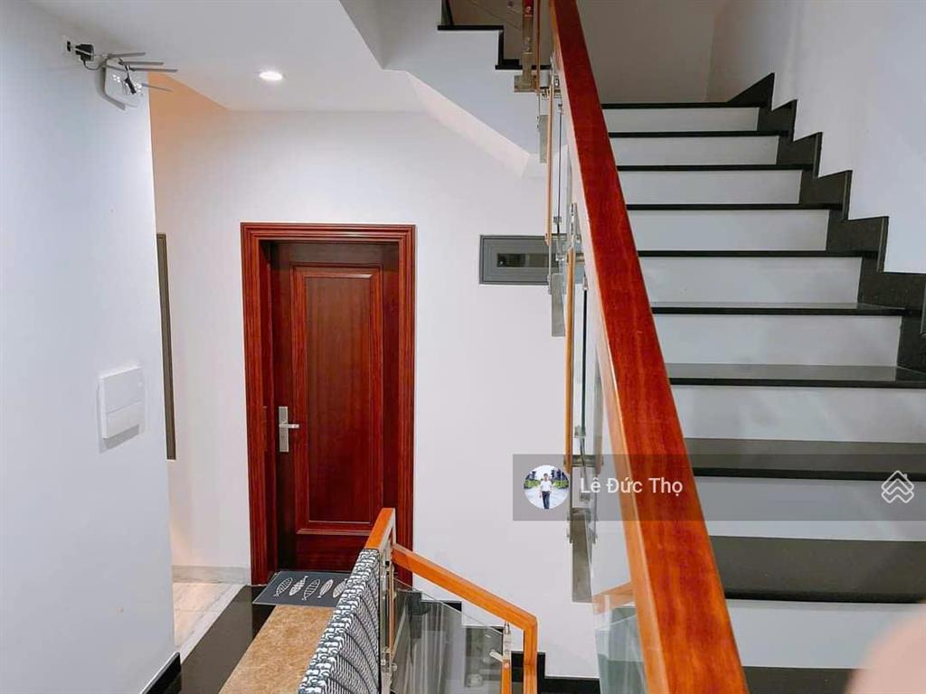 Bán siêu phẩm 4 tầng dt chuẩn 5x20m, hxh vip 8m tô ngọc vân gần ngã tư ga, giá 7.9tỷ. 0968 211 ***